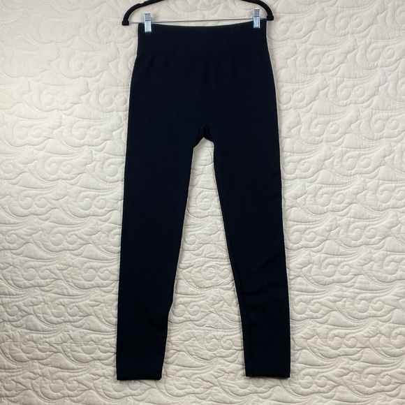 Suzy Shier Black Textured Leggings - Picture 9 of 9